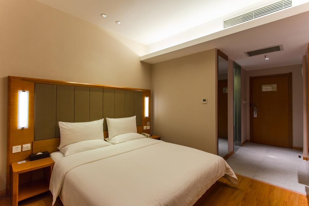 Ji Hotel Wuhan Guanggu Plaza Δωμάτιο φωτογραφία