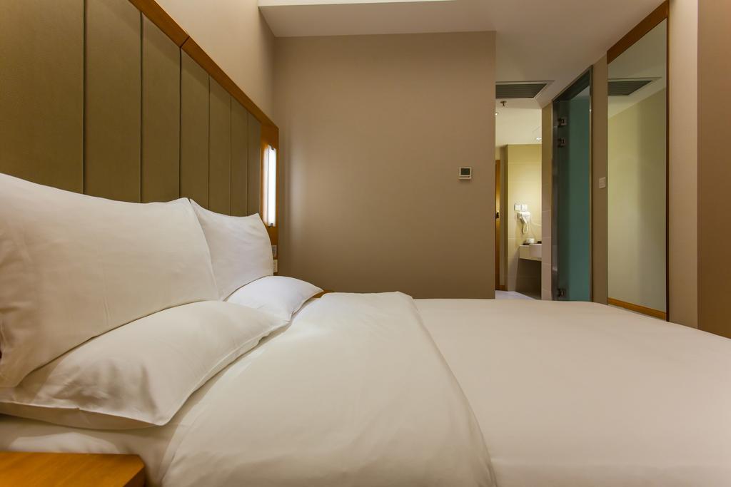Ji Hotel Wuhan Guanggu Plaza Δωμάτιο φωτογραφία