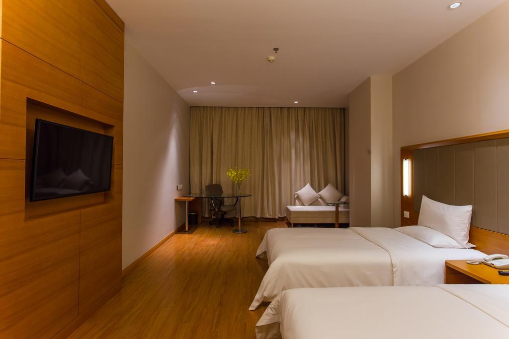 Ji Hotel Wuhan Guanggu Plaza Δωμάτιο φωτογραφία