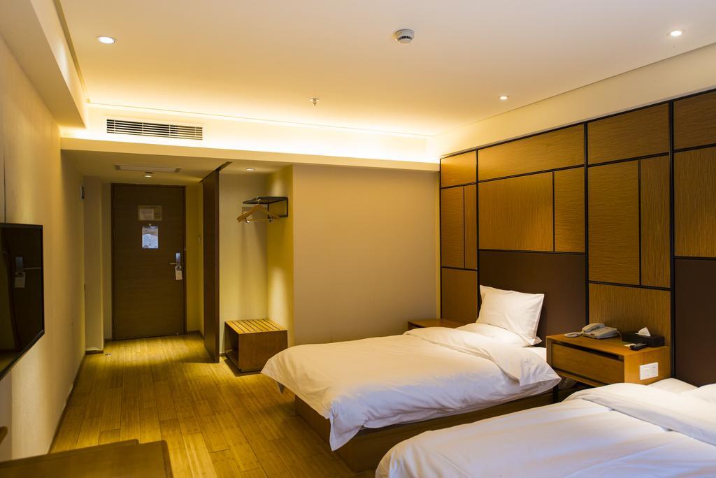 Ji Hotel Wuhan Guanggu Plaza Εξωτερικό φωτογραφία