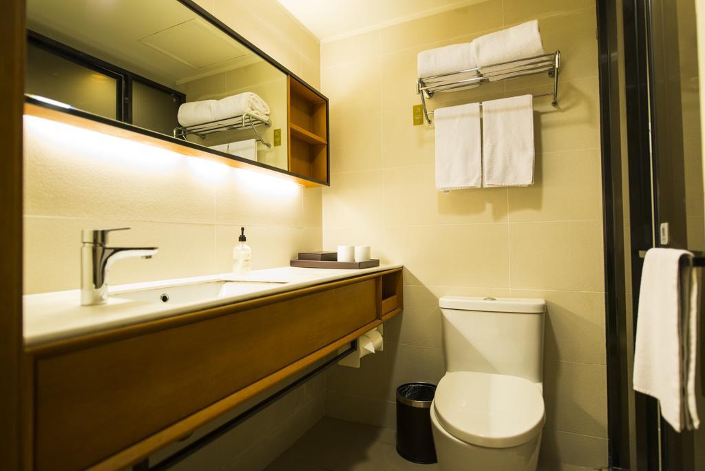 Ji Hotel Wuhan Guanggu Plaza Εξωτερικό φωτογραφία