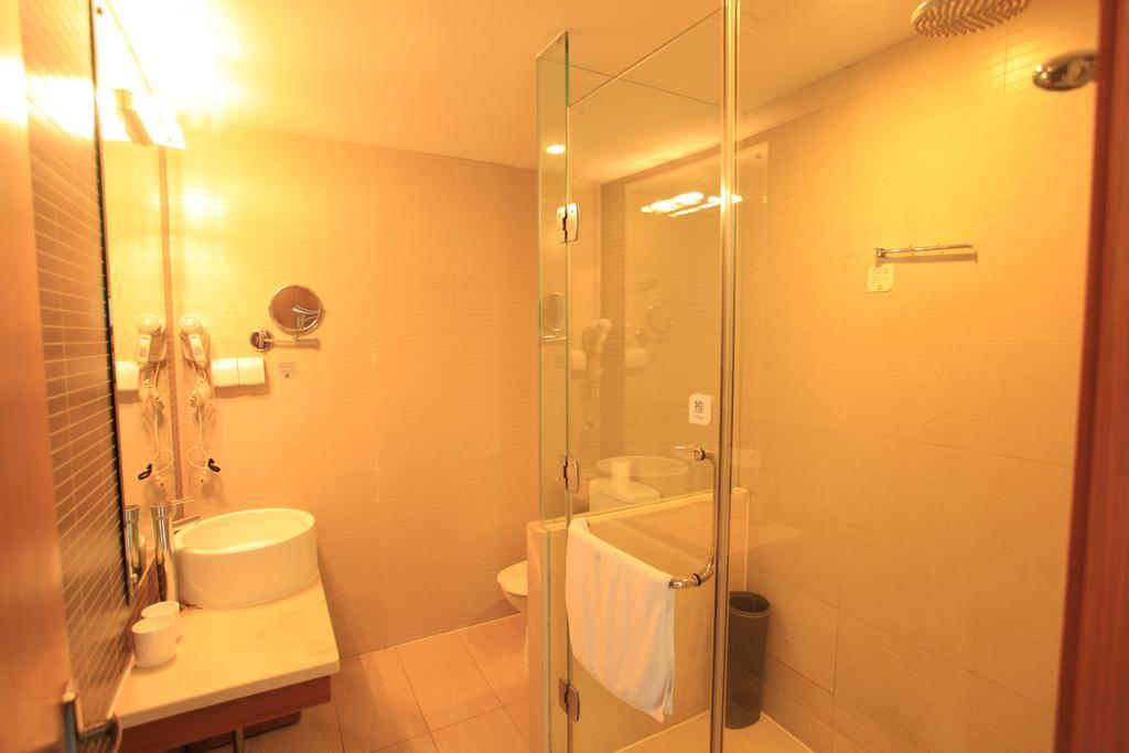 Ji Hotel Wuhan Guanggu Plaza Δωμάτιο φωτογραφία