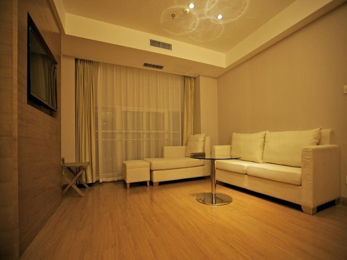 Ji Hotel Wuhan Guanggu Plaza Εξωτερικό φωτογραφία