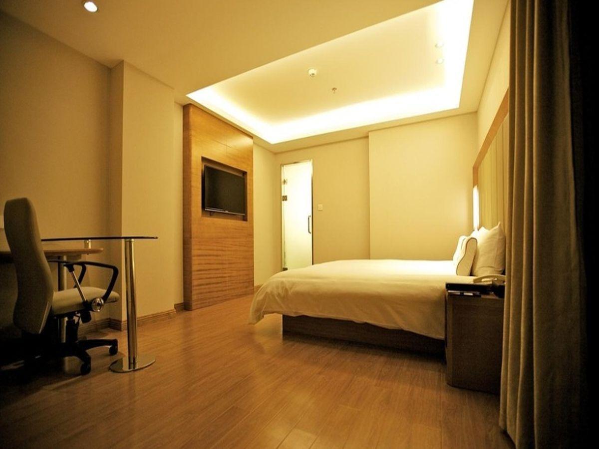 Ji Hotel Wuhan Guanggu Plaza Εξωτερικό φωτογραφία